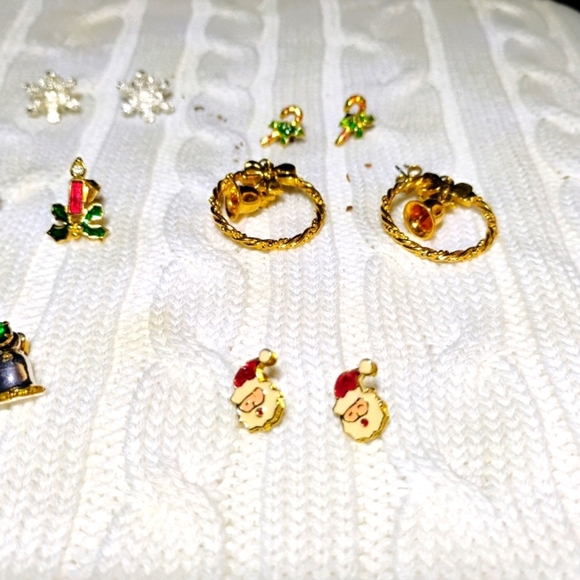 (11 PAIRS!!!)  Vintage Avon Christmas stud earrings! - Picture 9 of 17